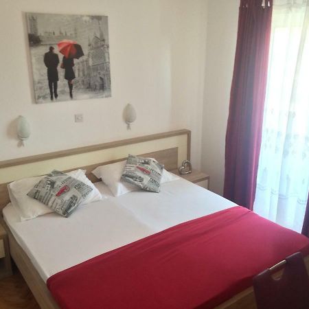 Apartmani Adriatic Ana Новалья Экстерьер фото