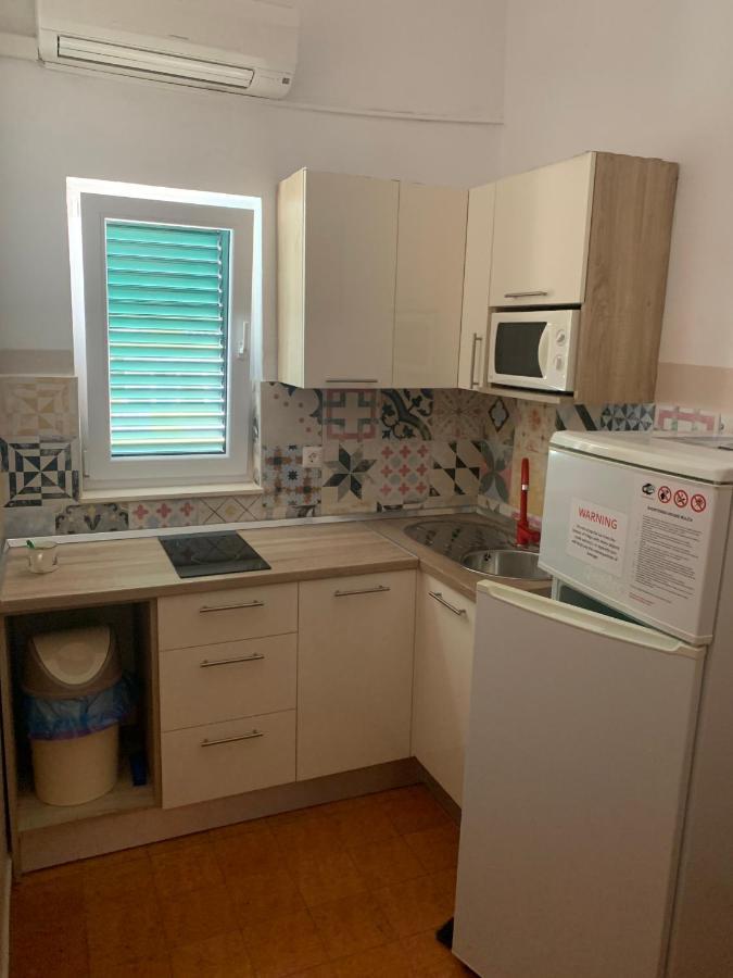 Apartmani Adriatic Ana Новалья Экстерьер фото