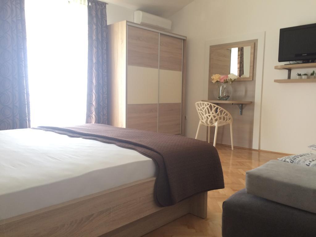 Apartmani Adriatic Ana Новалья Экстерьер фото