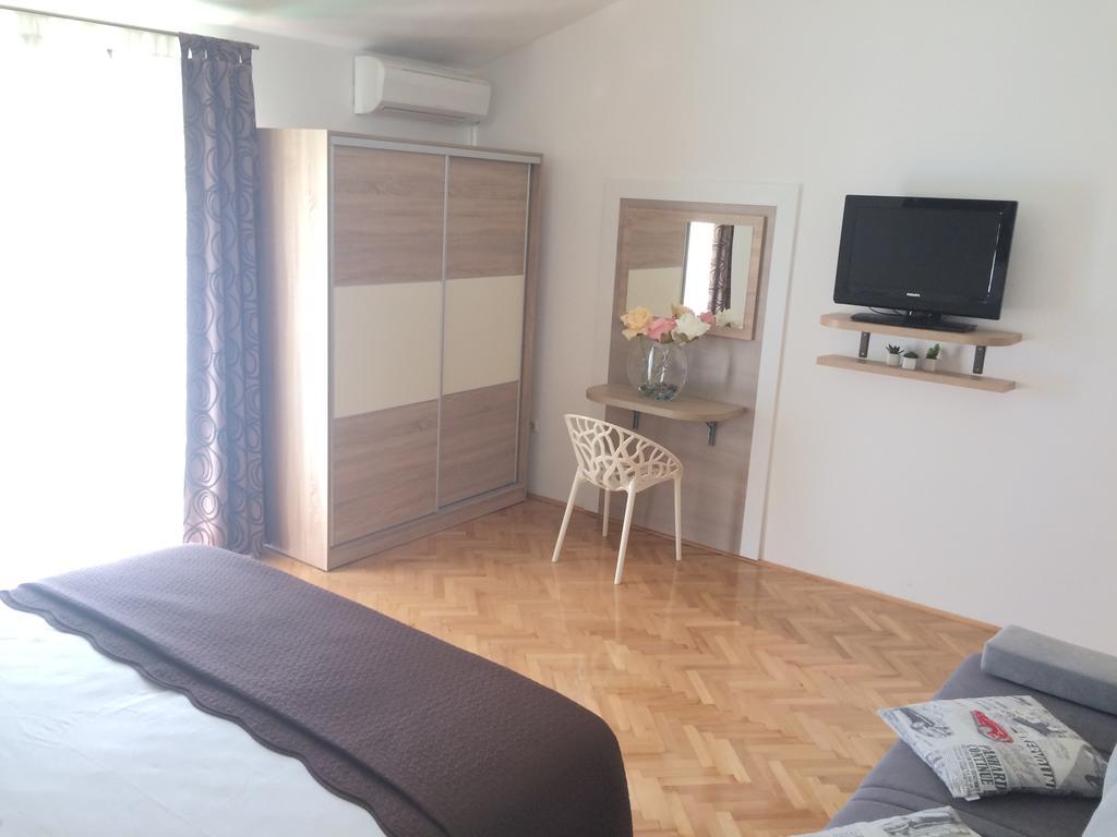 Apartmani Adriatic Ana Новалья Экстерьер фото