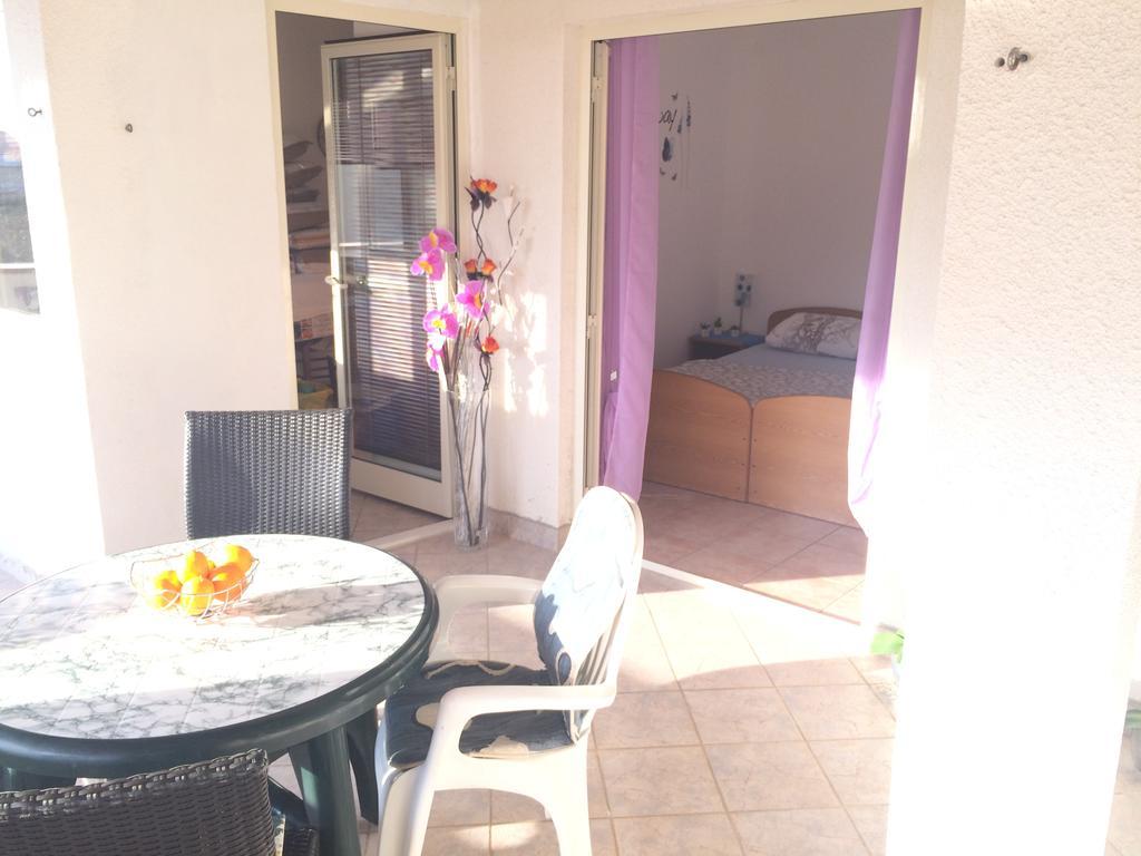 Apartmani Adriatic Ana Новалья Экстерьер фото