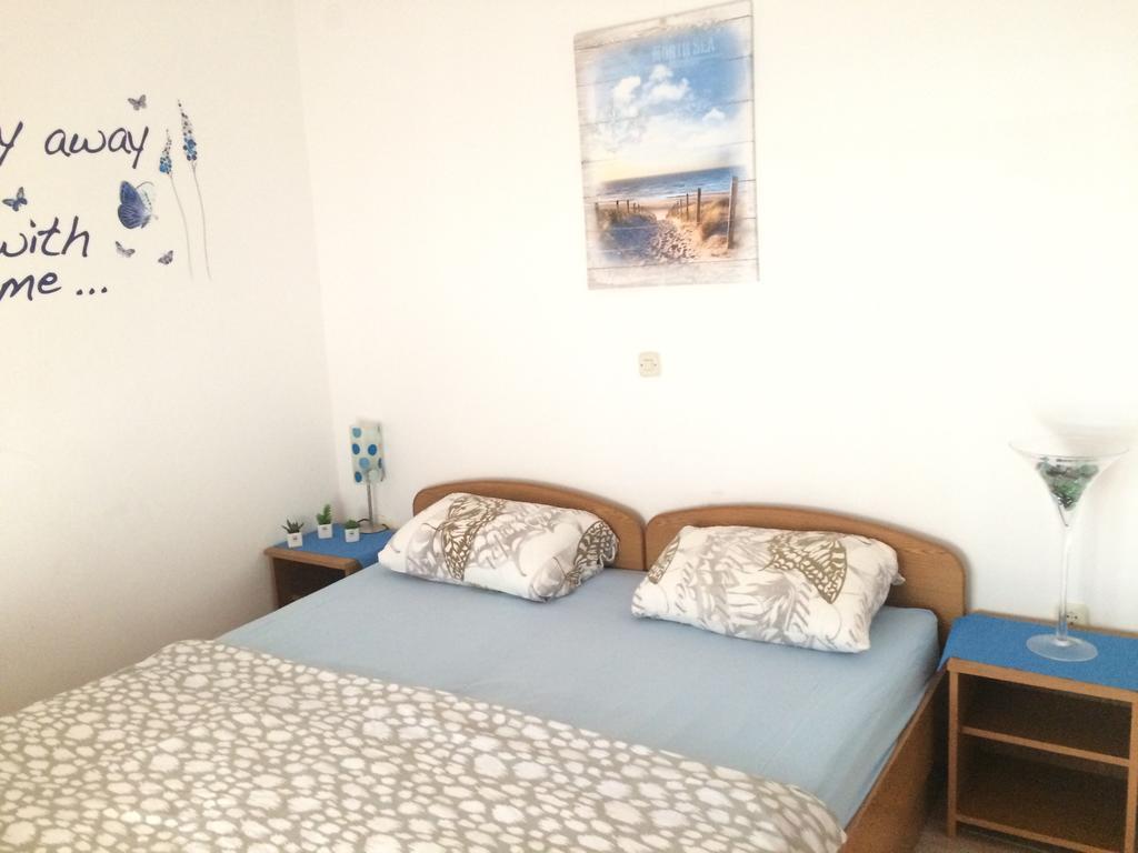 Apartmani Adriatic Ana Новалья Экстерьер фото