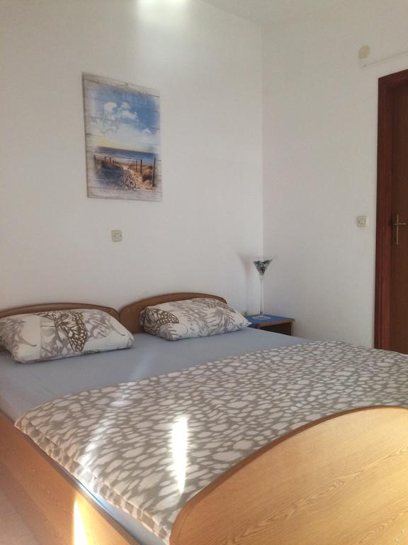 Apartmani Adriatic Ana Новалья Экстерьер фото