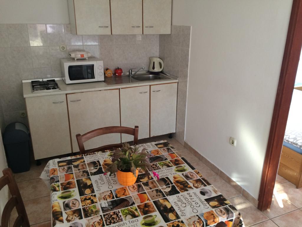 Apartmani Adriatic Ana Новалья Экстерьер фото