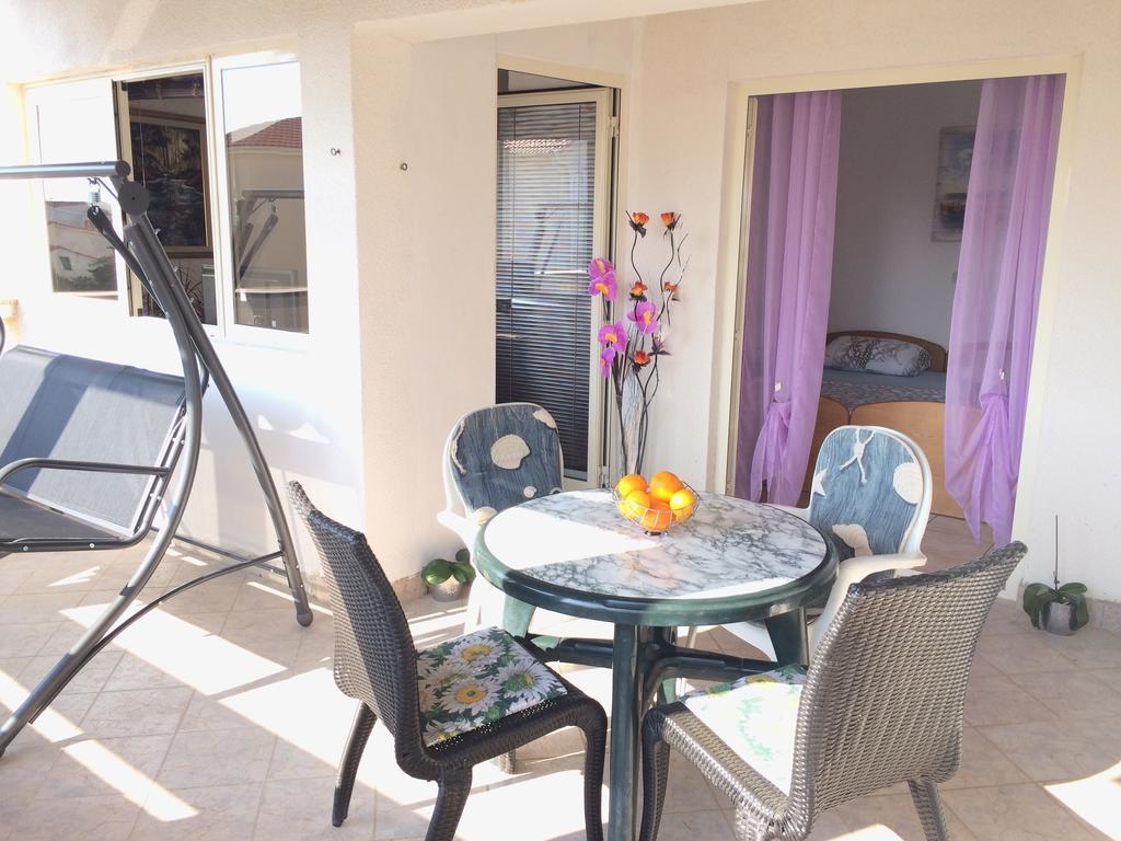Apartmani Adriatic Ana Новалья Экстерьер фото