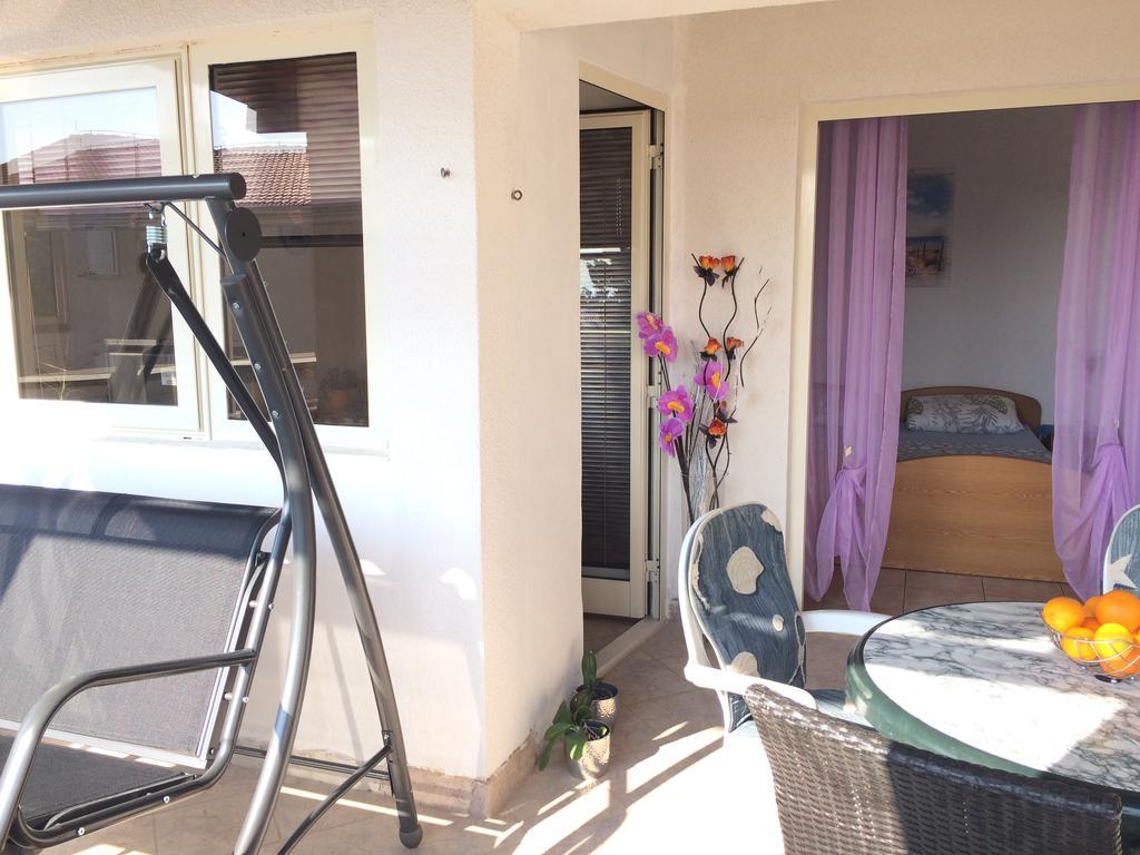 Apartmani Adriatic Ana Новалья Экстерьер фото