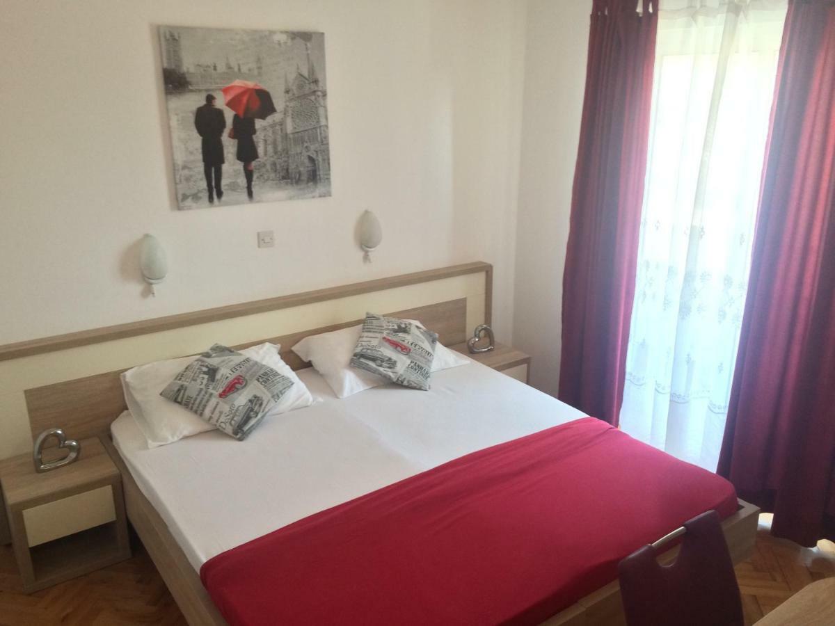 Apartmani Adriatic Ana Новалья Экстерьер фото